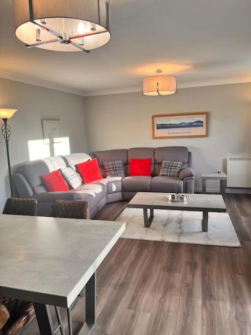 Gleneagles Apartment *