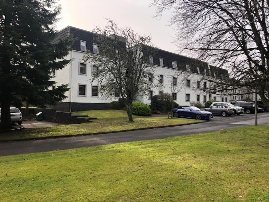Gleneagles Apartment *